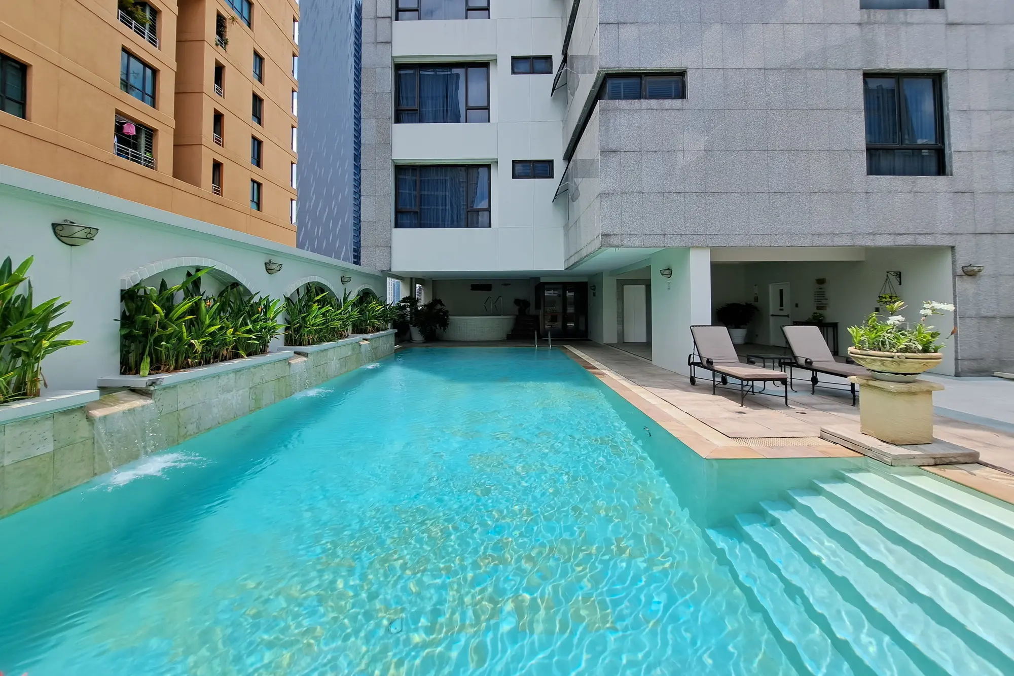 Cape House Langsuan, Pool