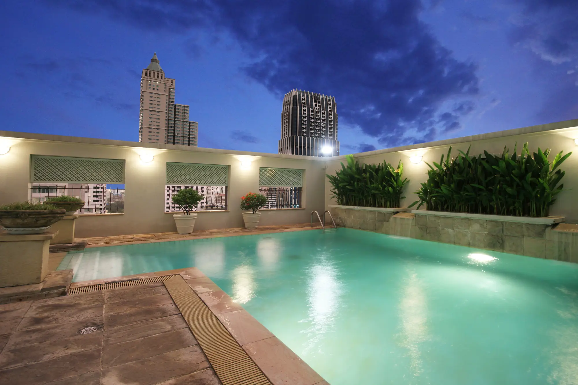 Cape House Langsuan, Pool