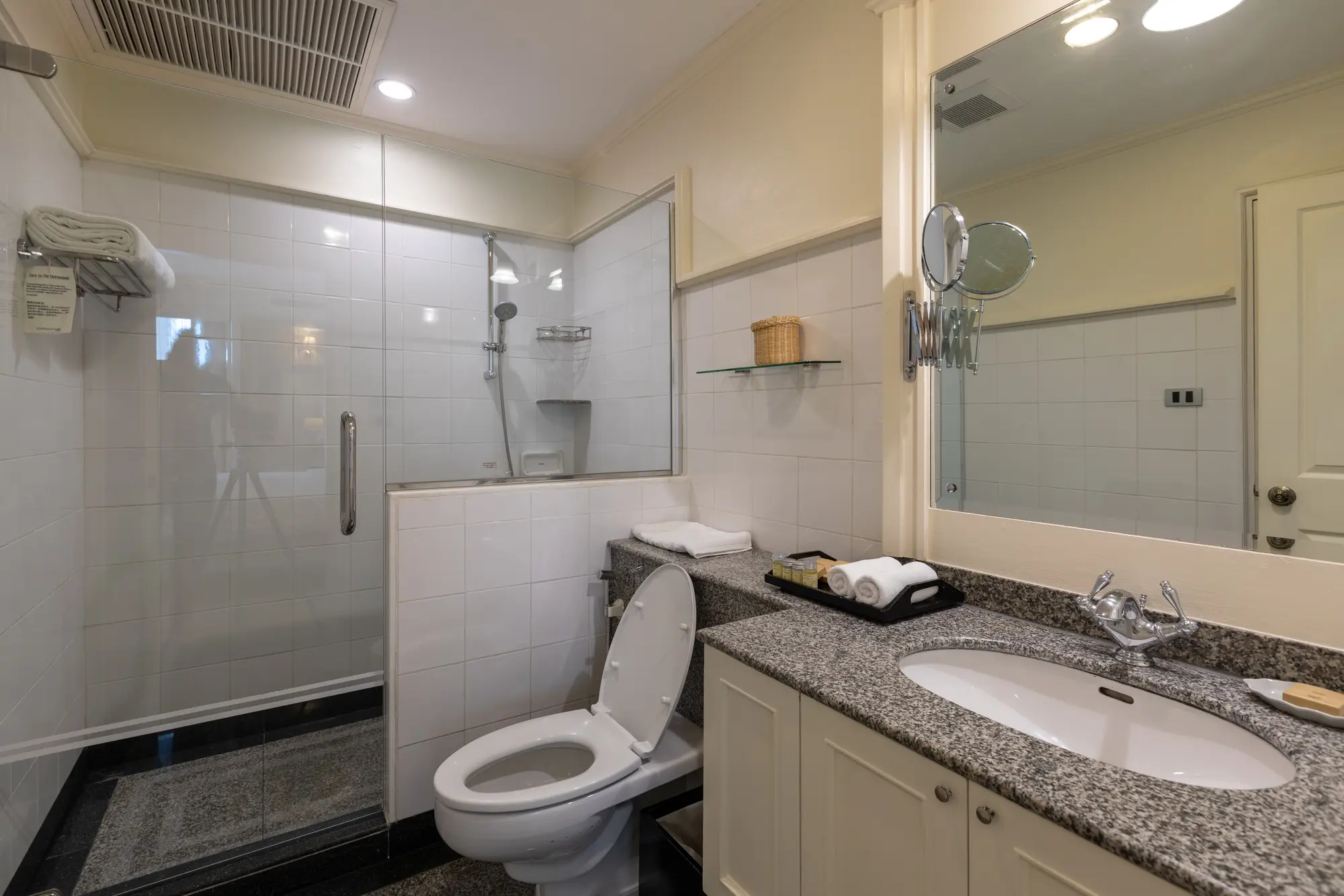 Cape House Langsuan, Room
