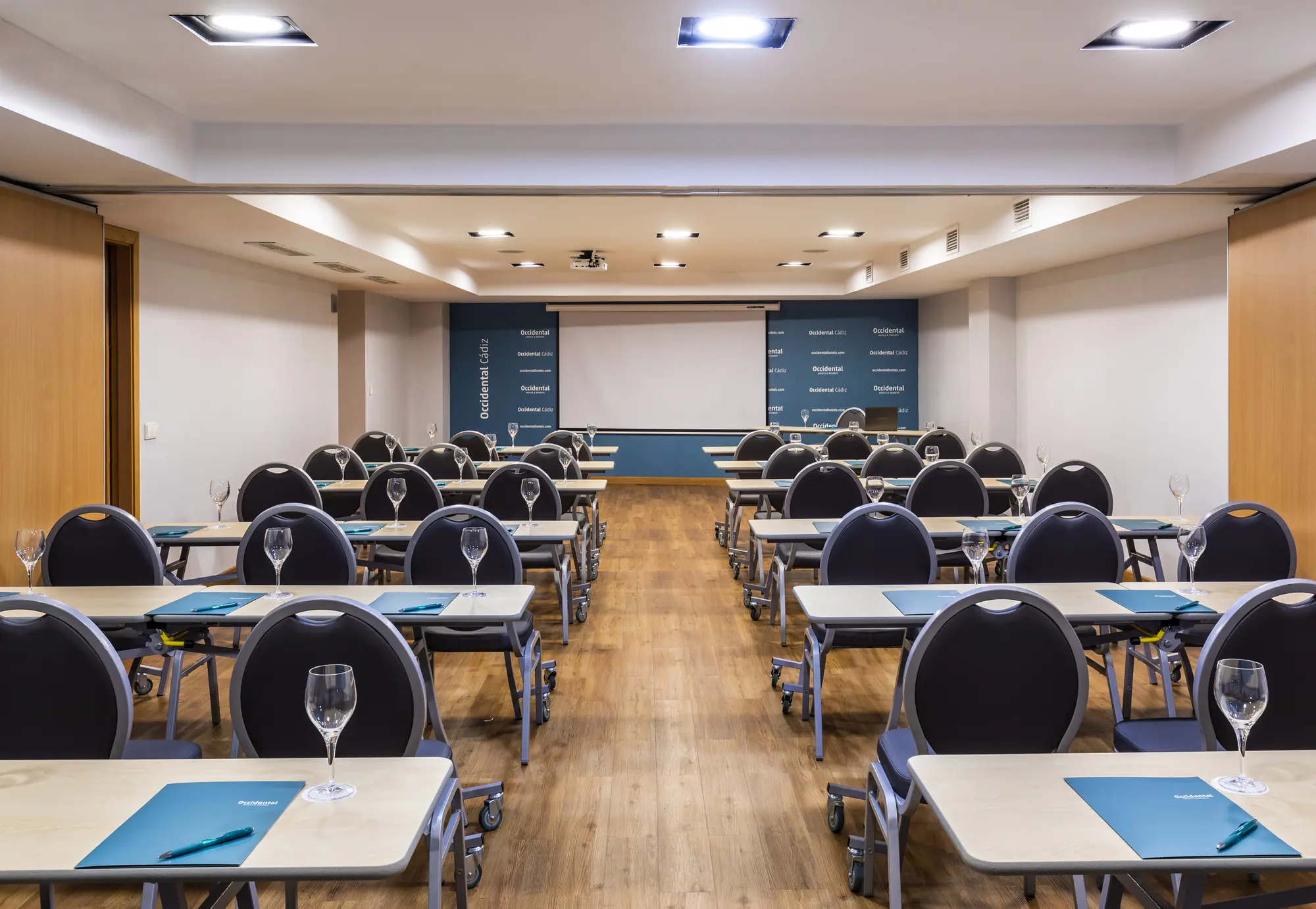 Occidental Cádiz, Conferences