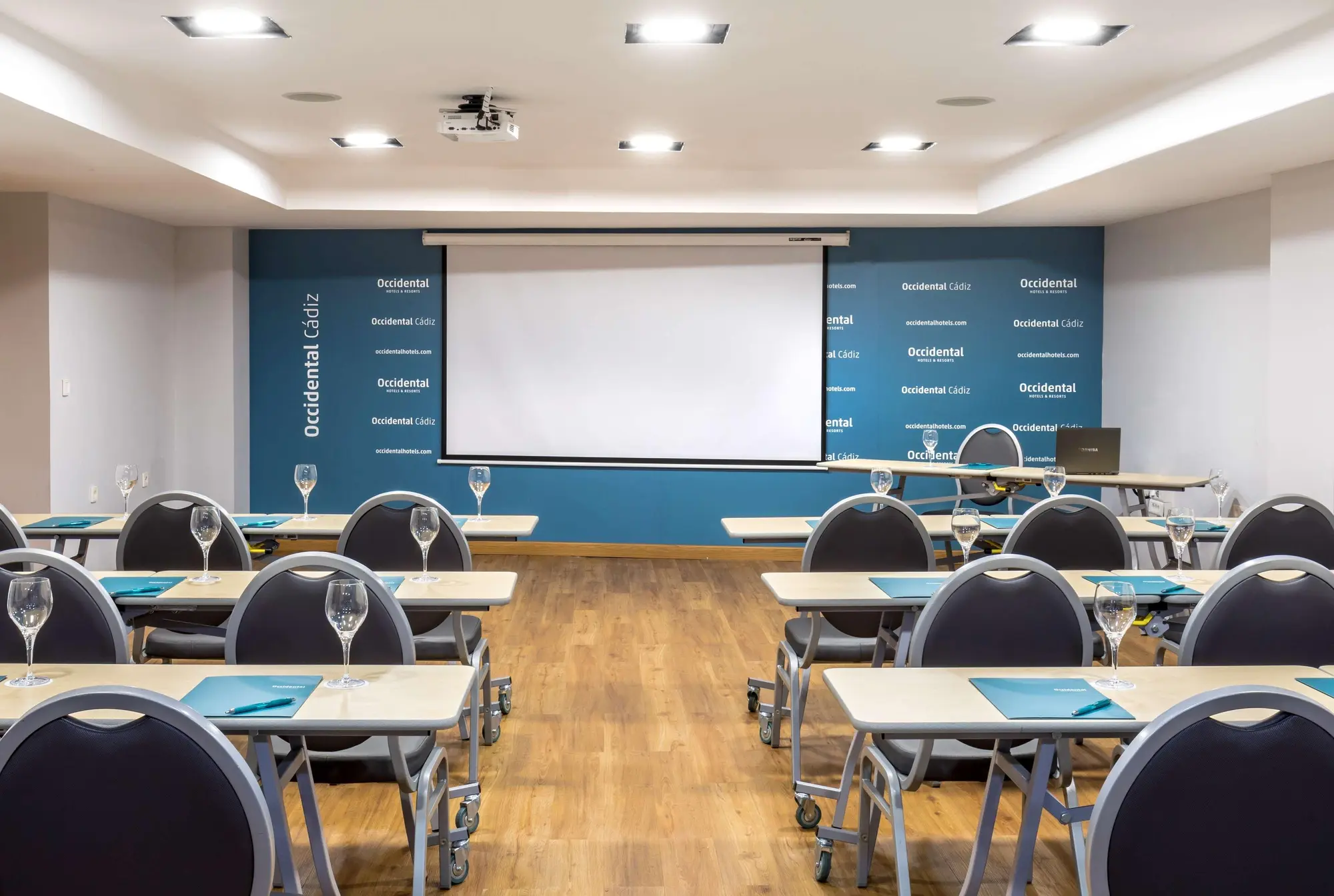 Occidental Cádiz, Conferences
