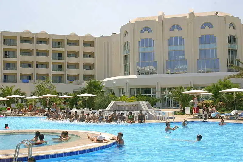 El Mouradi El Menzah, Pool