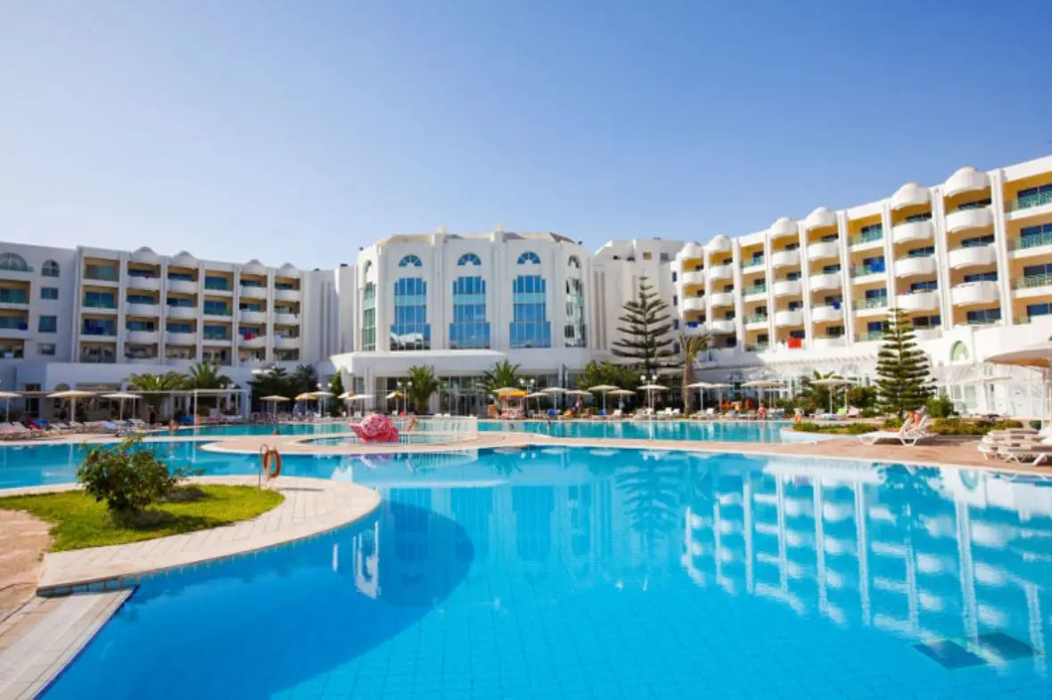 El Mouradi El Menzah, Pool
