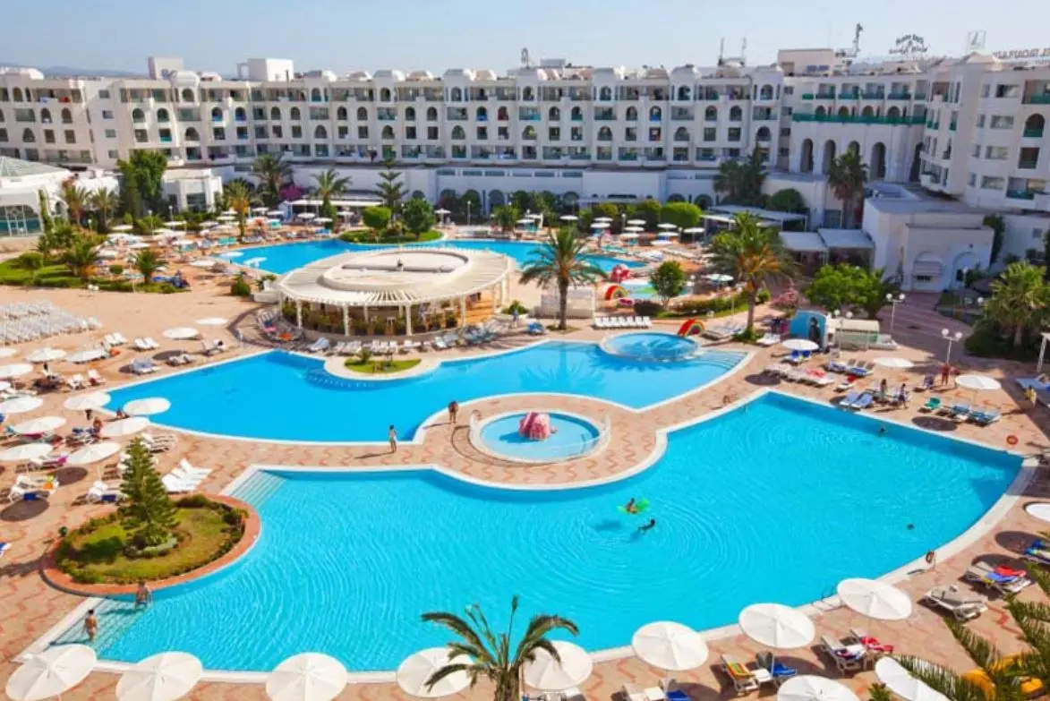 El Mouradi El Menzah, Pool