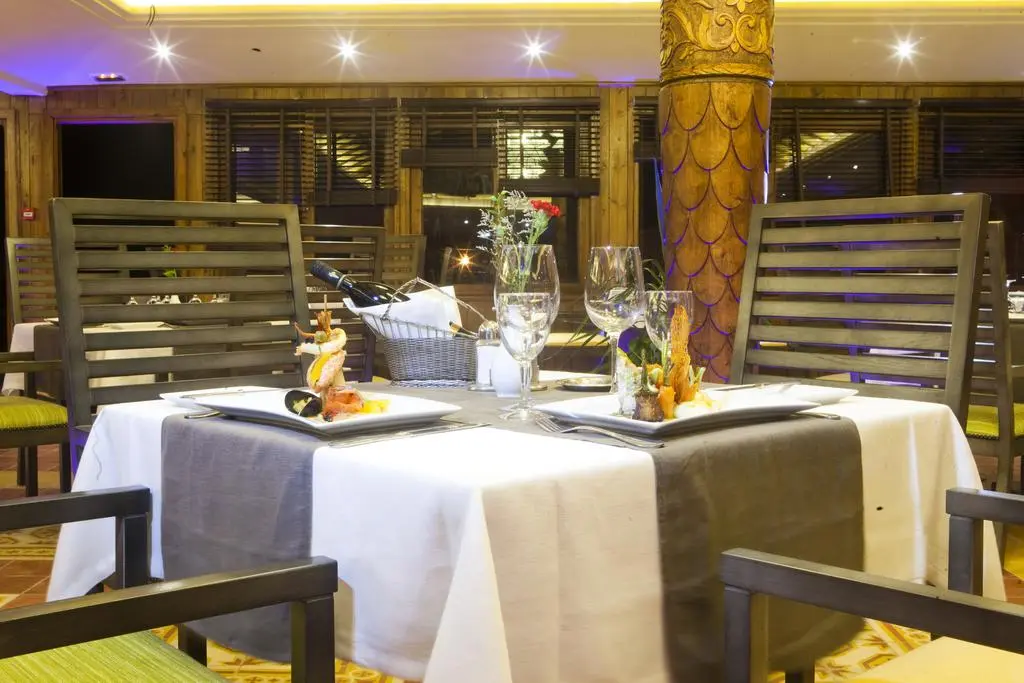 El Mouradi El Menzah, Restaurant