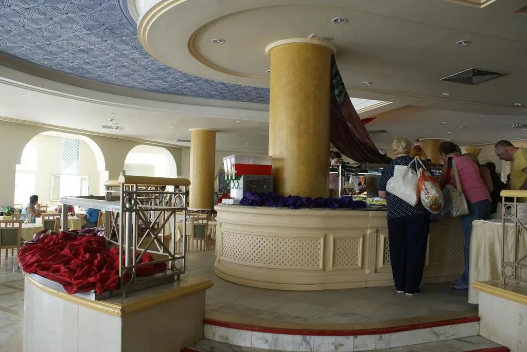 El Mouradi El Menzah, Restaurant