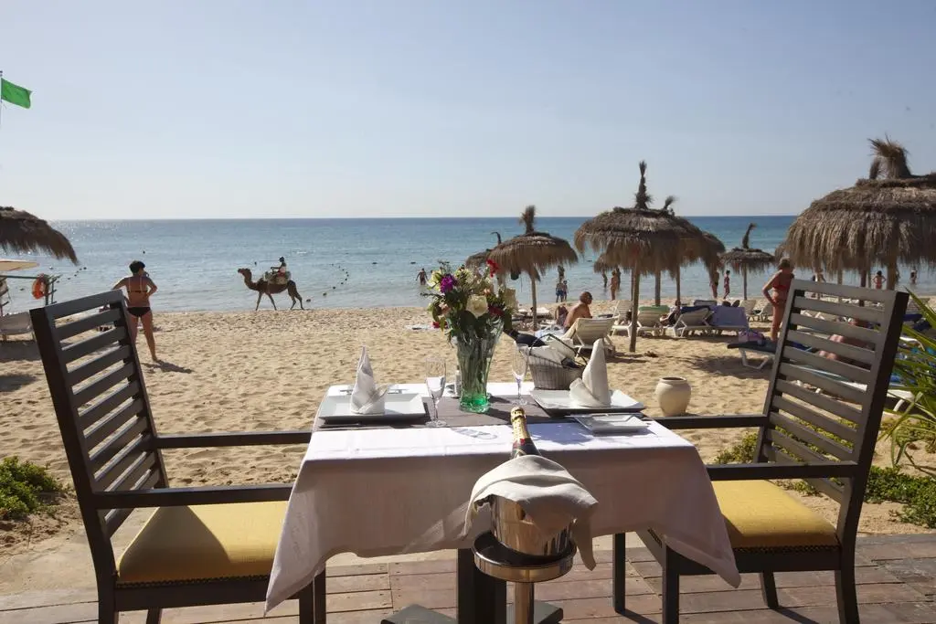 El Mouradi El Menzah, Beach