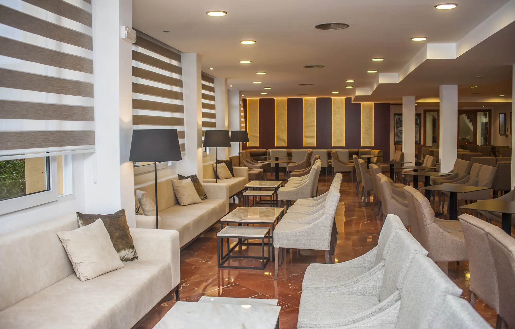 Sagitario Playa, Bar