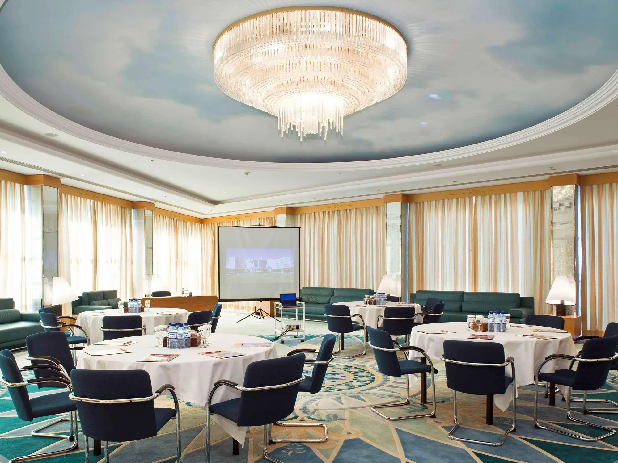 Mercure Grand Jebel Hafeet, Conferences