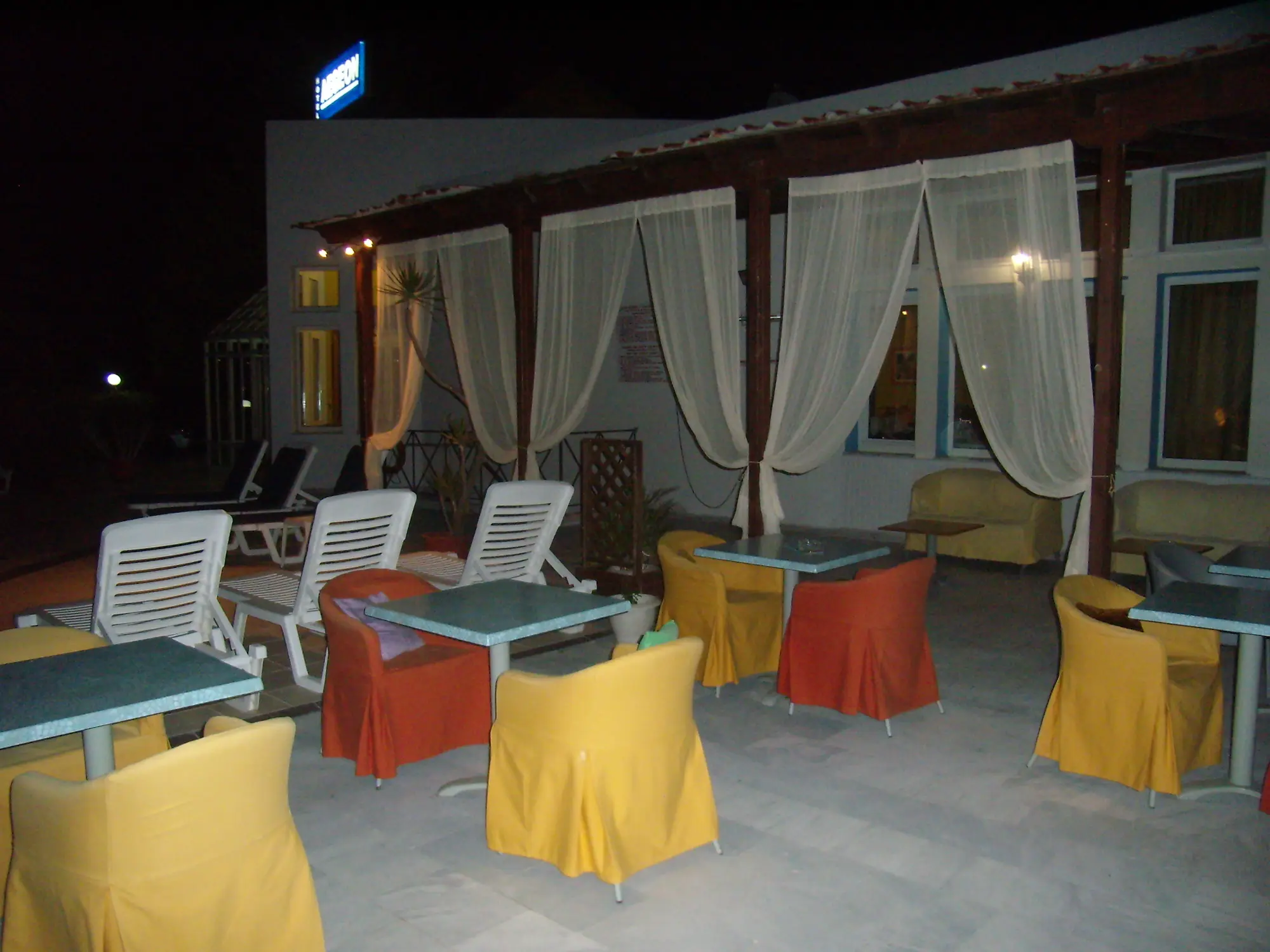 Aegeon, Terrace