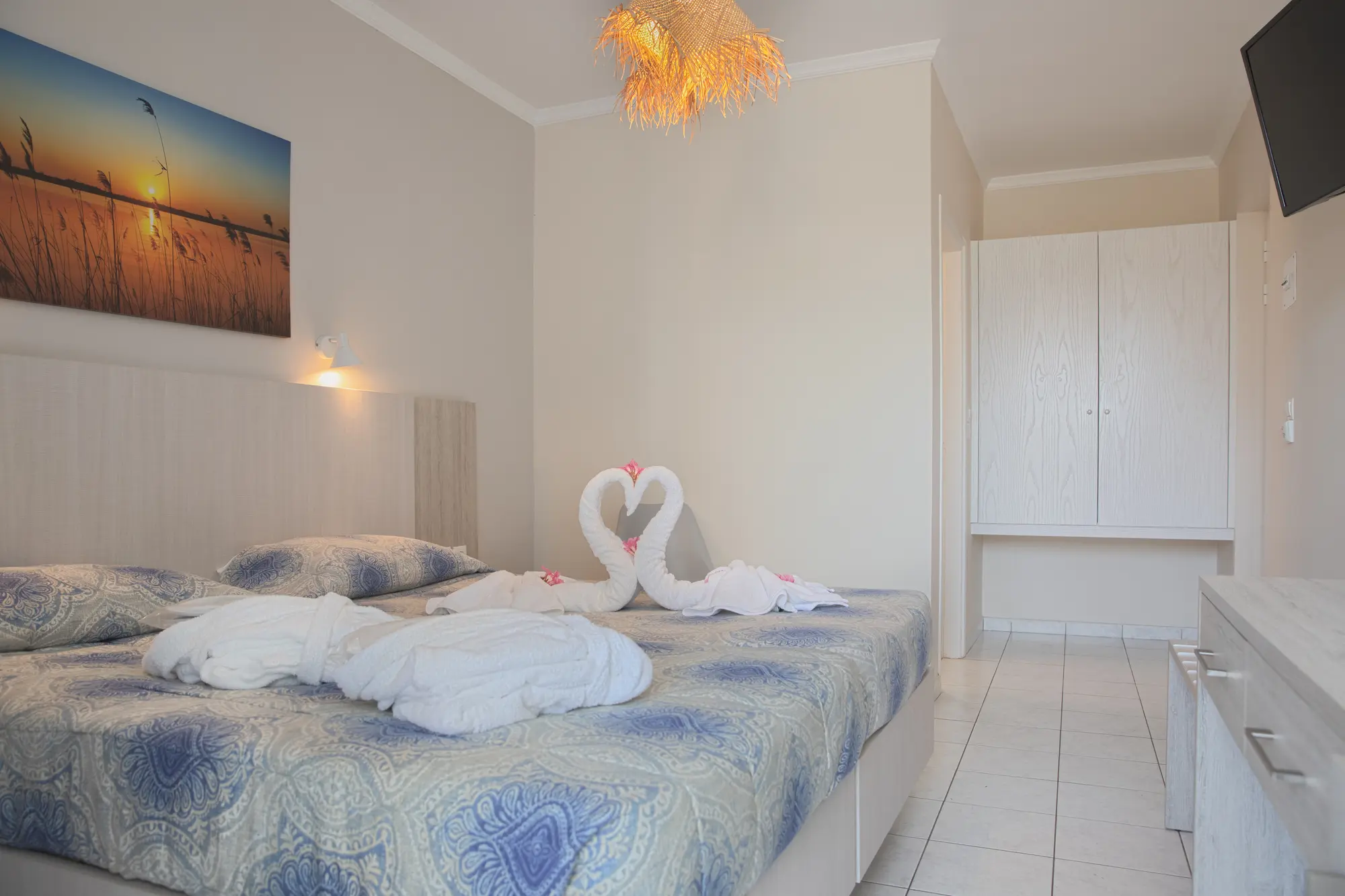 Tigaki's Star, Room
