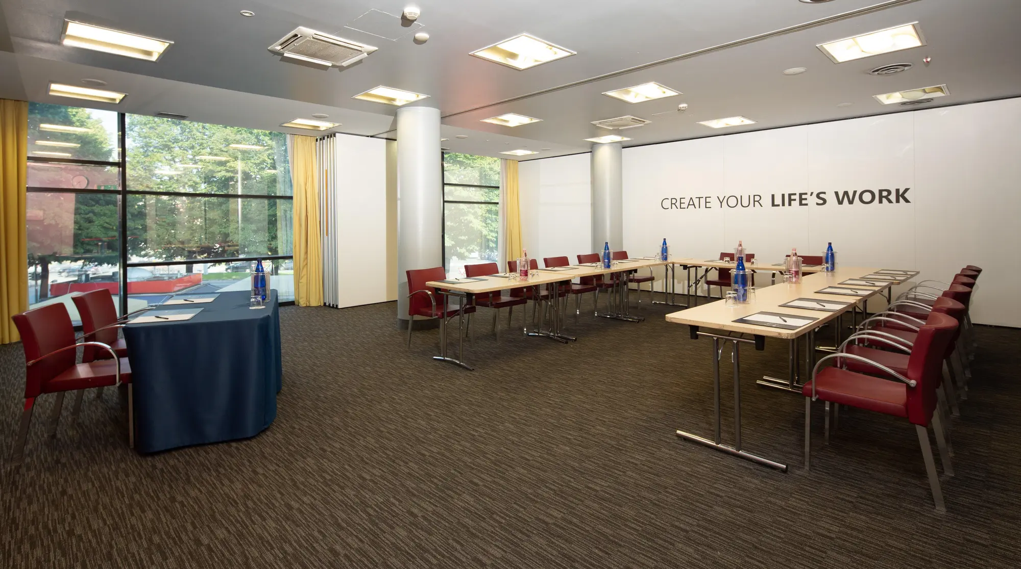Holiday Inn Turin-Corso Francia, Conferences