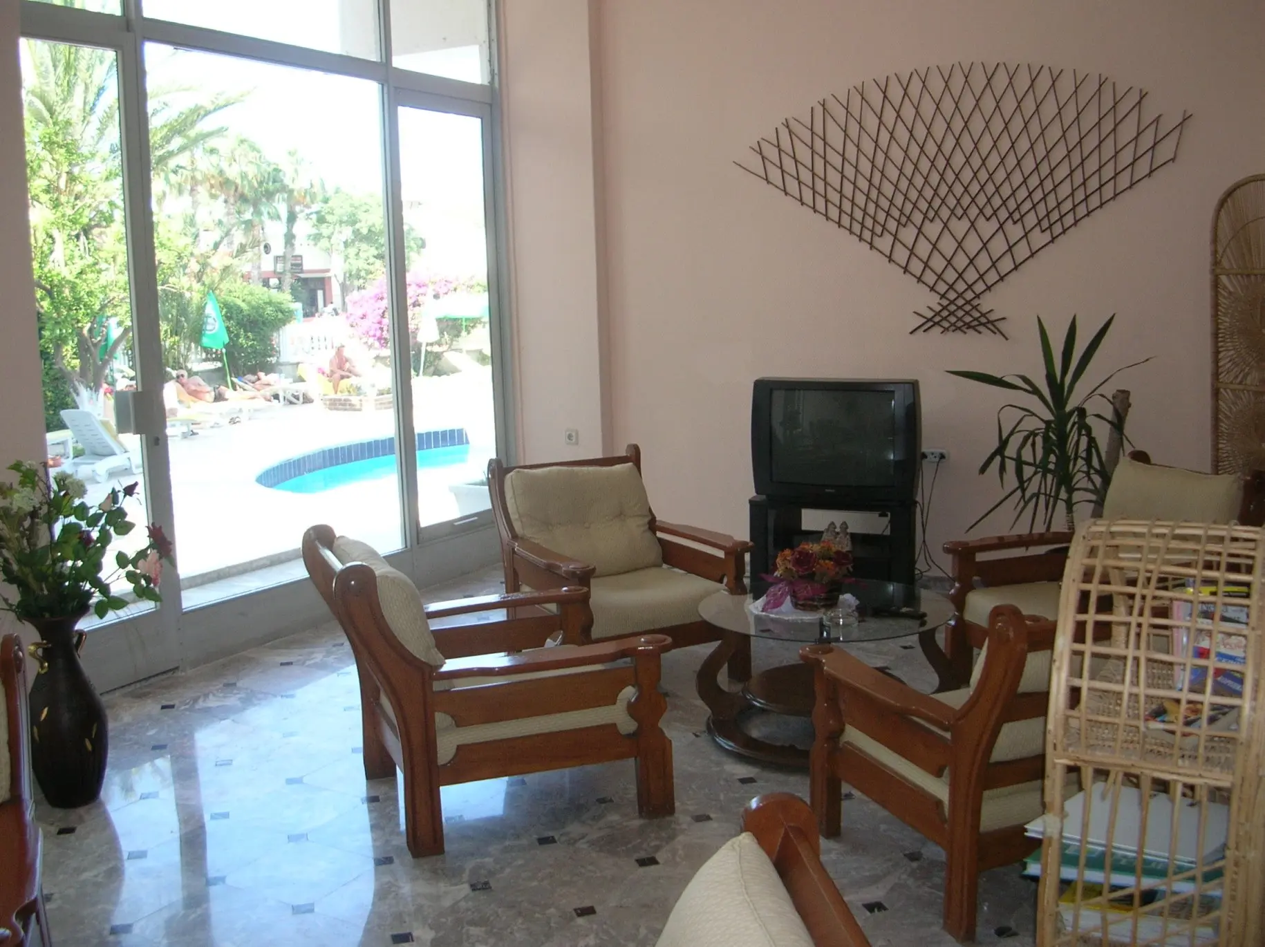 Kemer Hotel, Lobby
