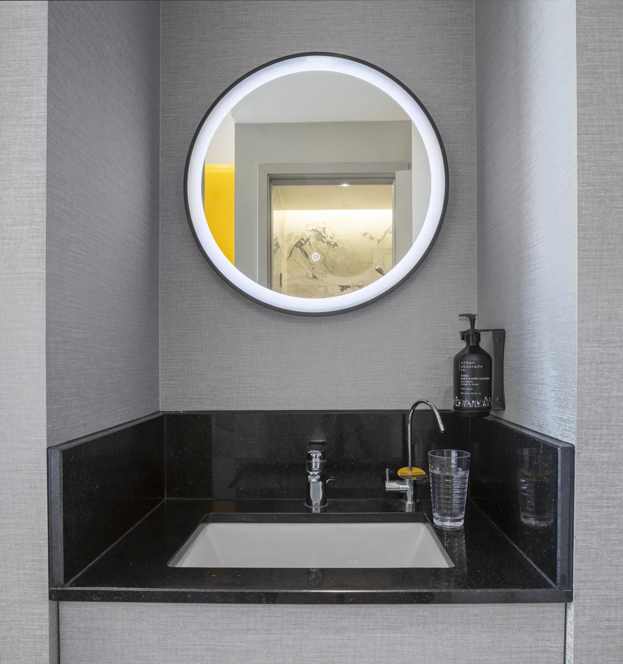 Hotel Mi Rochor, Room