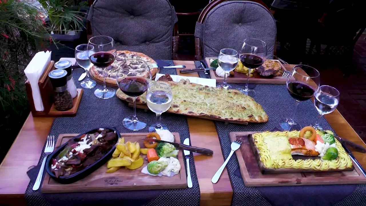 Kleopatra Hotel, Restaurant