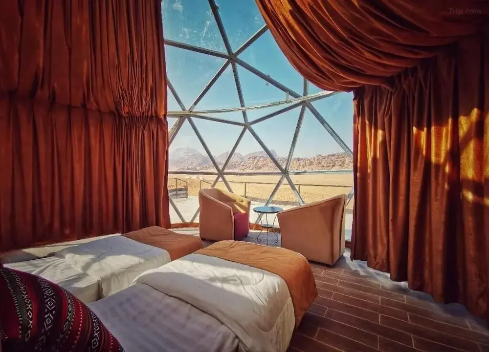 Hasan Zawaideh Camp, Room
