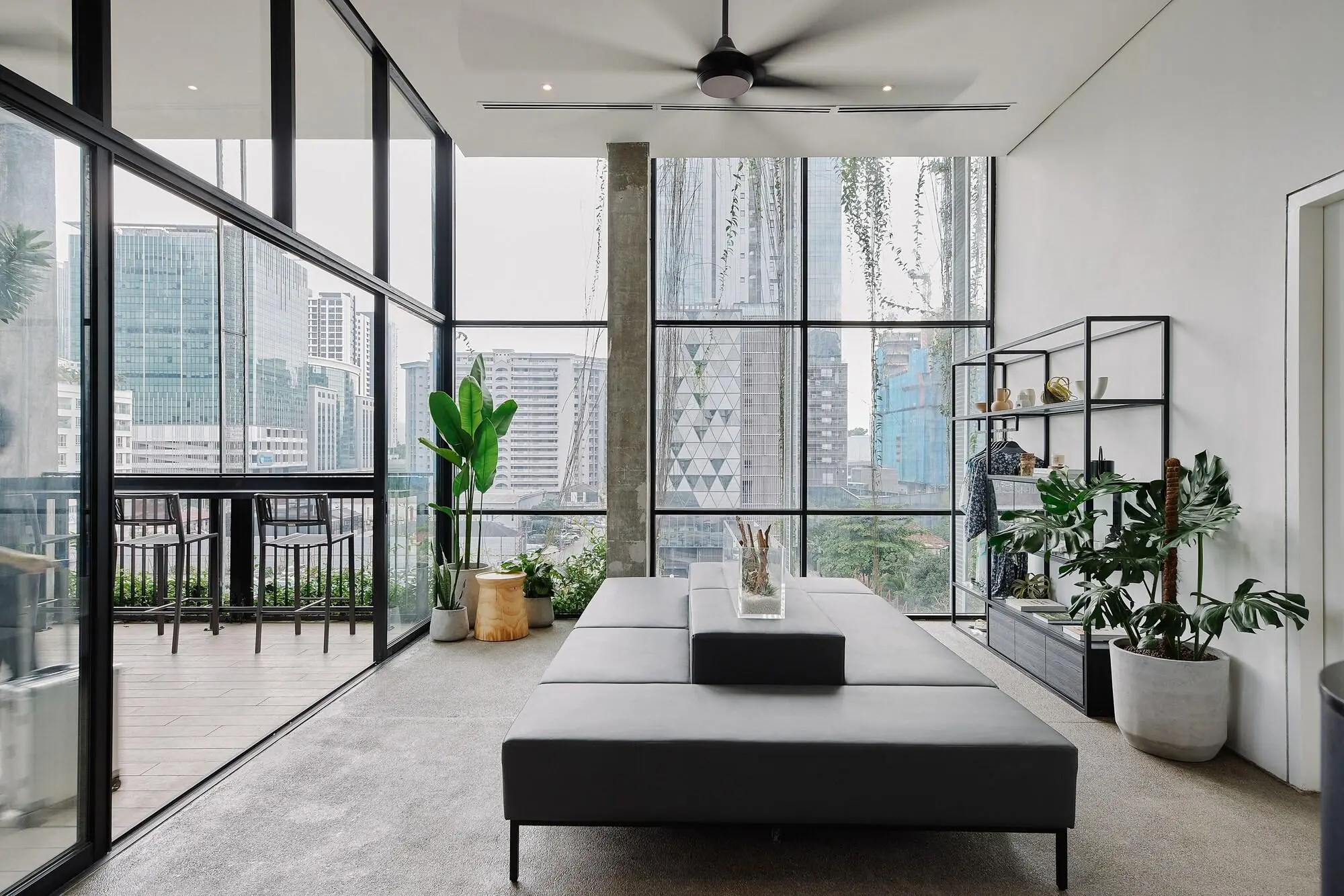 Lloyd's Inn Kuala Lumpur, Lobby