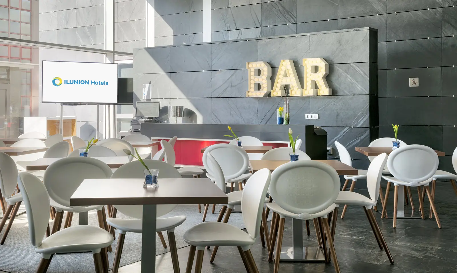 Ilunion Atrium, Bar
