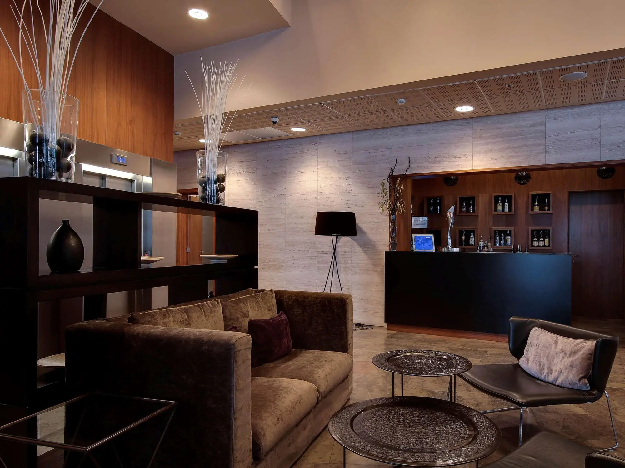 Badalona Tower, Lobby