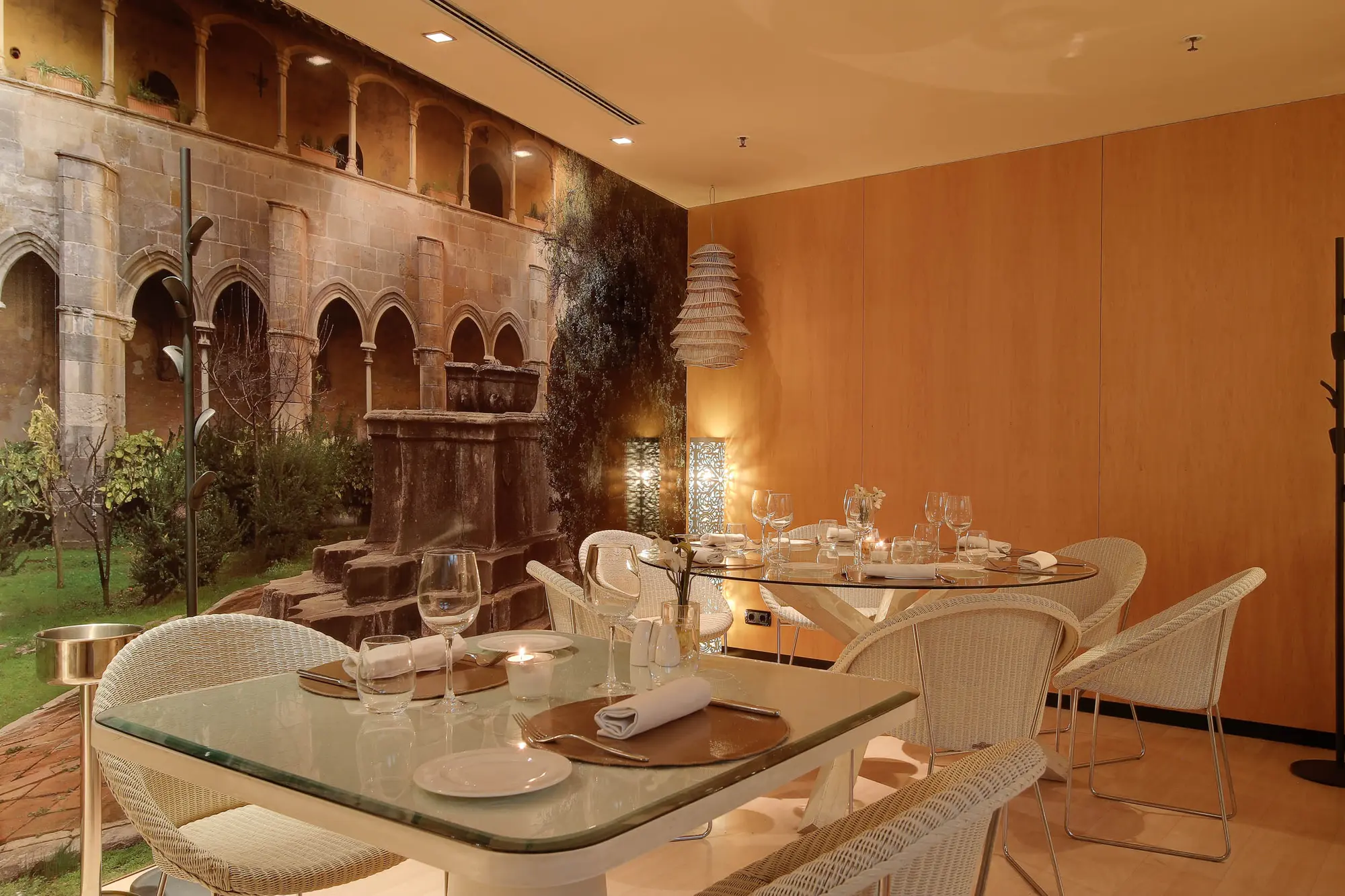 Badalona Tower, Restaurant