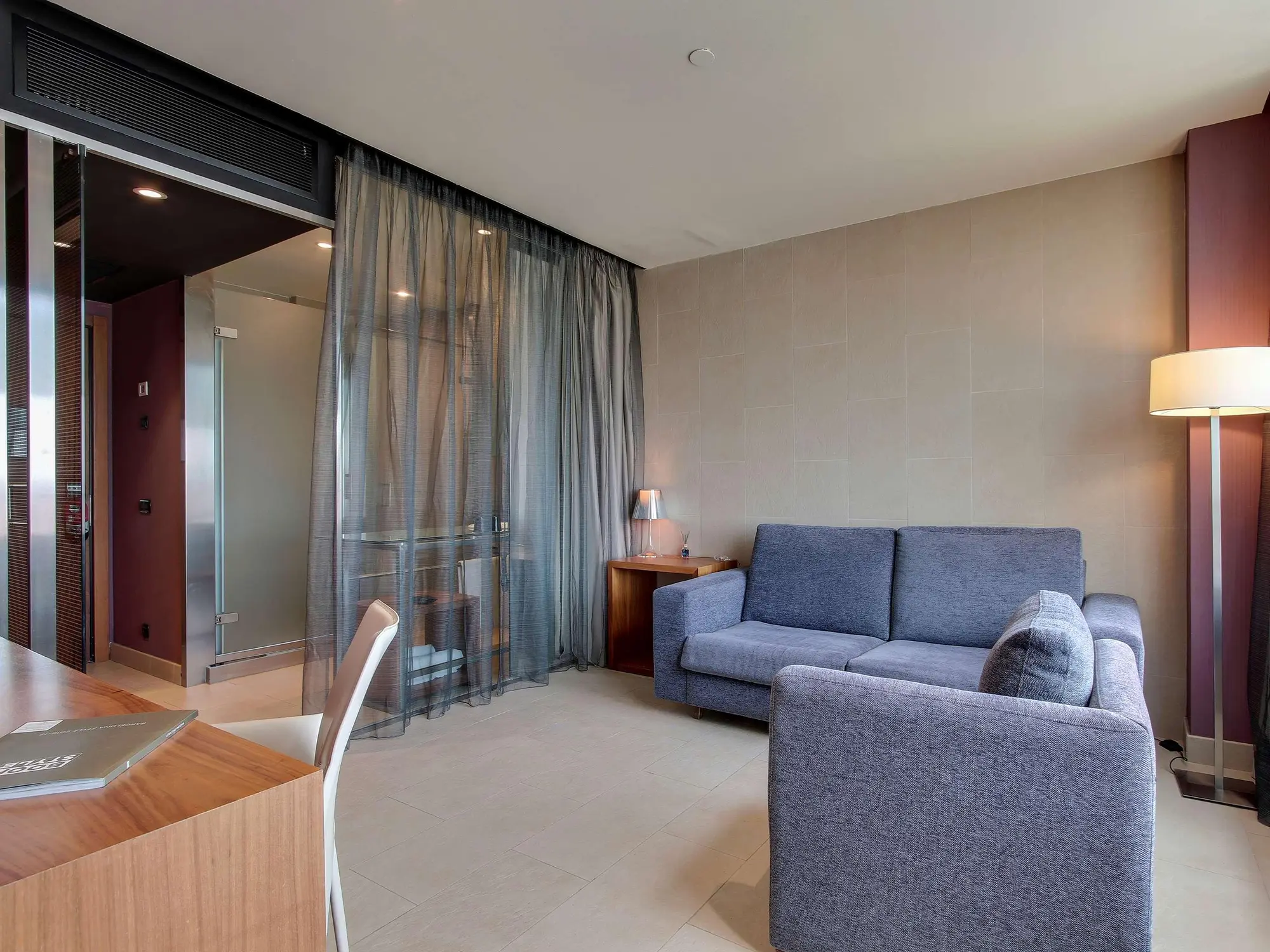 Badalona Tower, Room