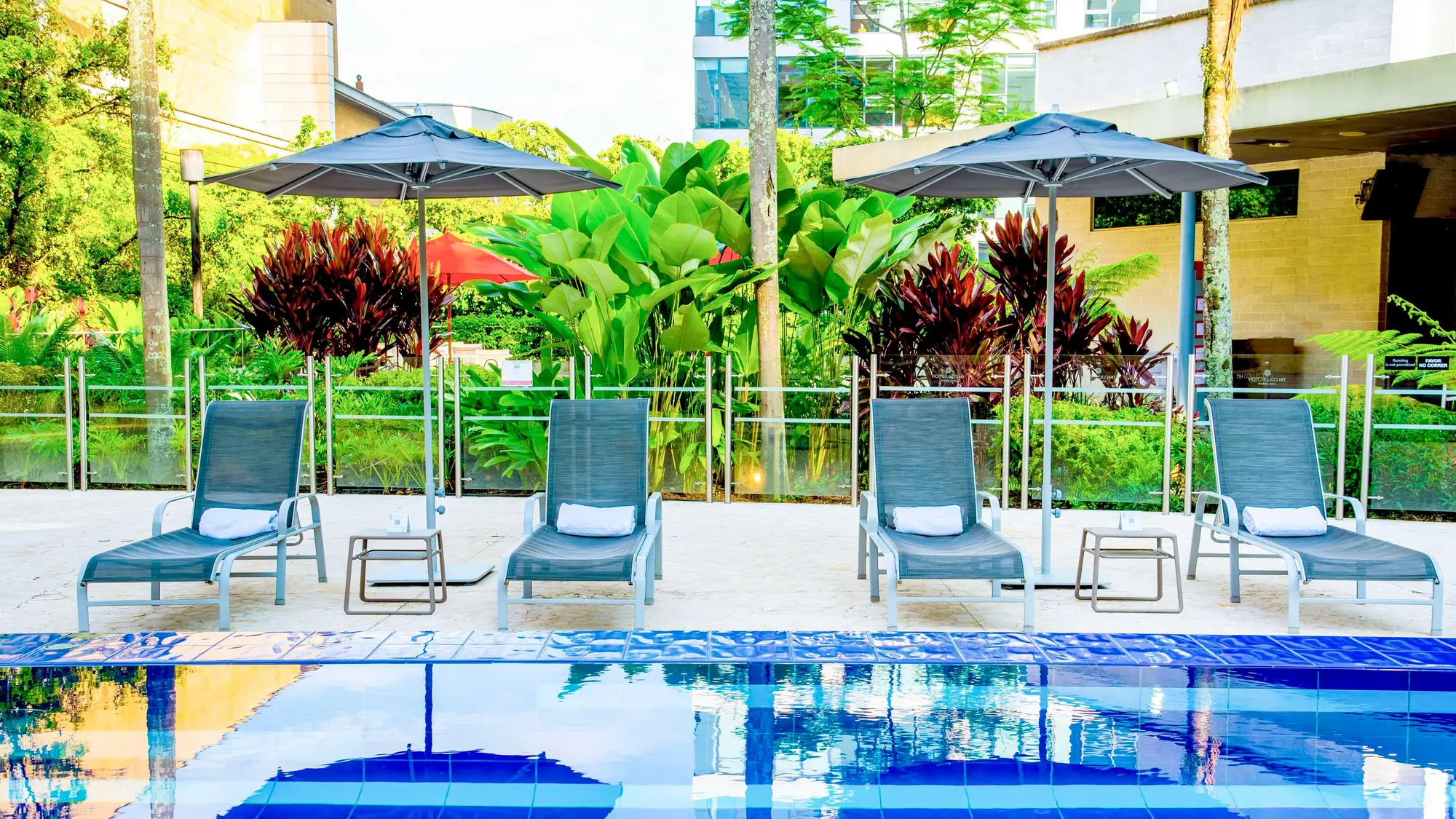 NH Collection Medellín Royal, Pool