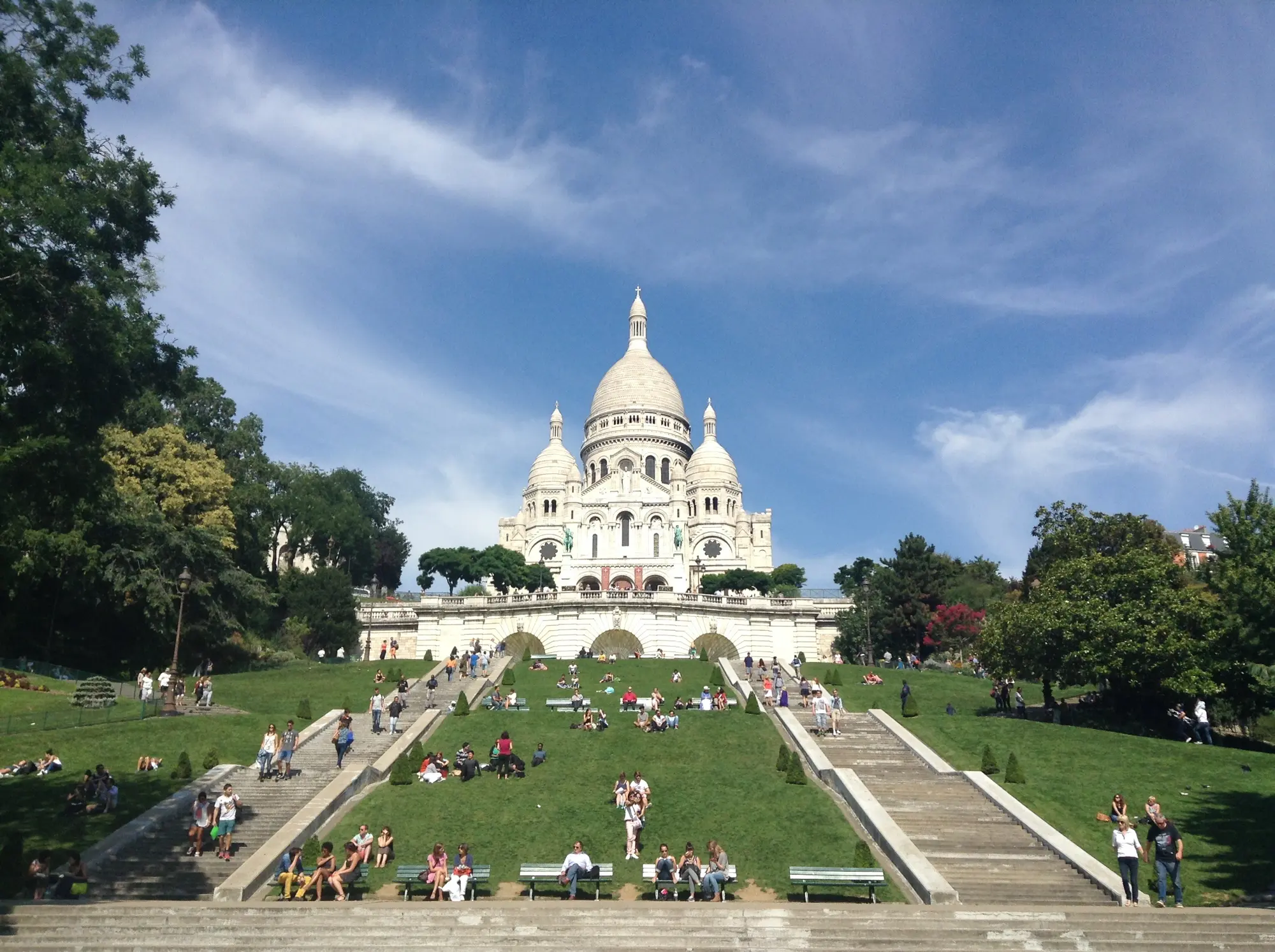 Le Chat Noir, Sports and Entertainment