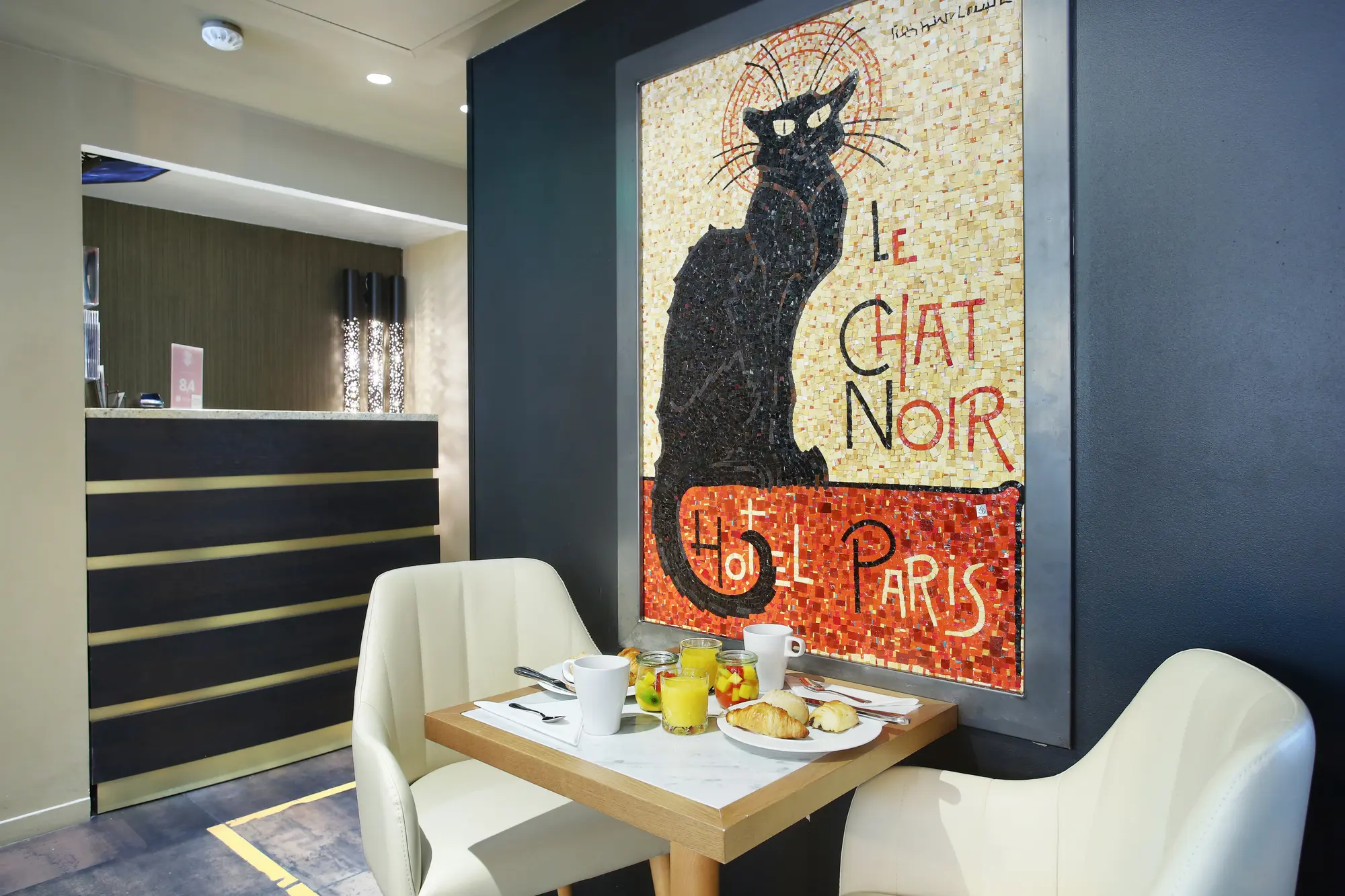 Le Chat Noir, Restaurant