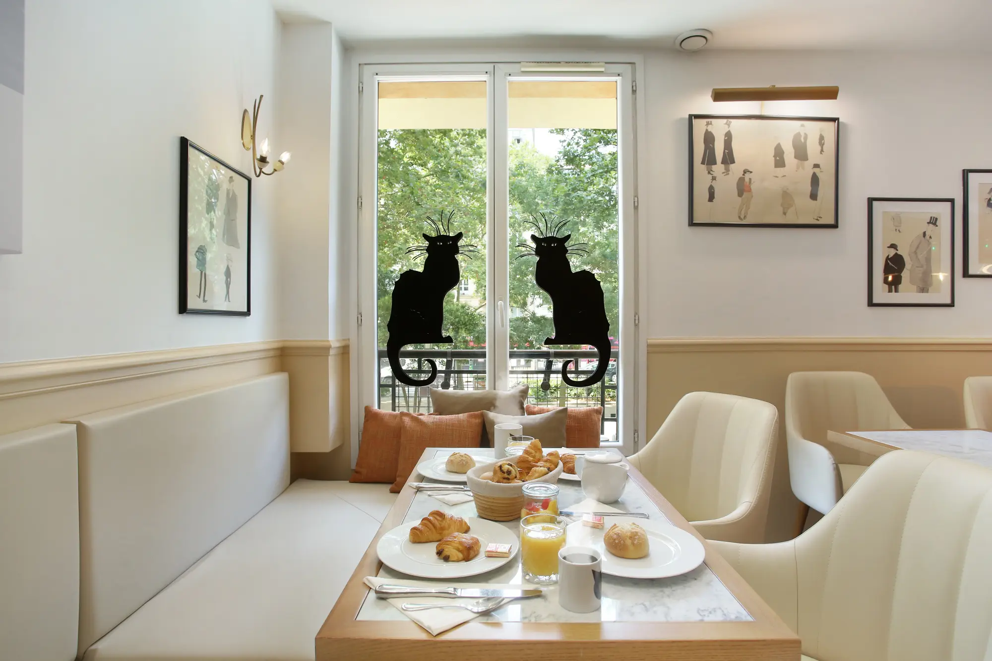 Le Chat Noir, Restaurant