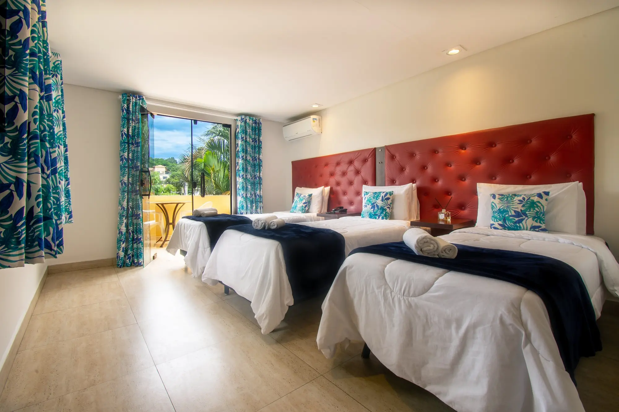 Barra da Lagoa by Latitud Hoteles, Room