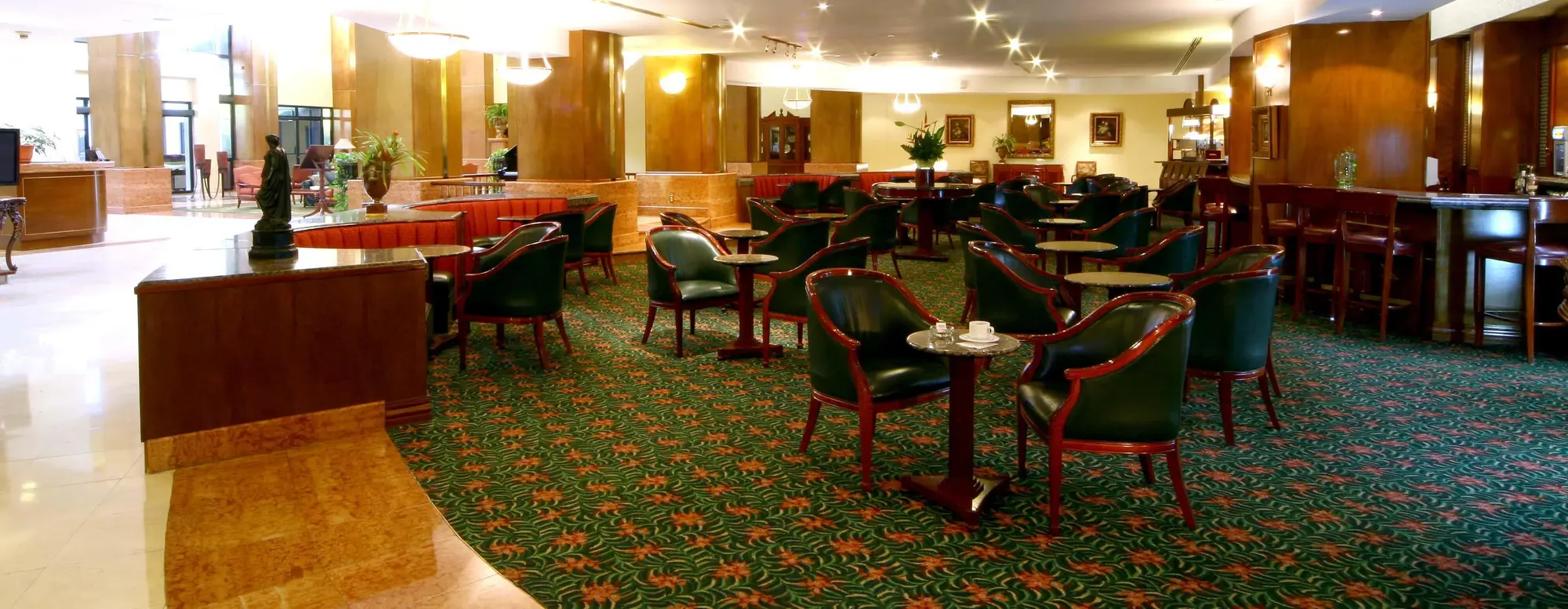 Barcelo Guatemala City, Bar