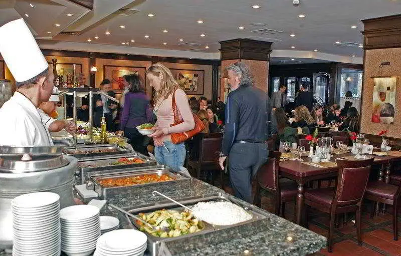 Karaca, Restaurant