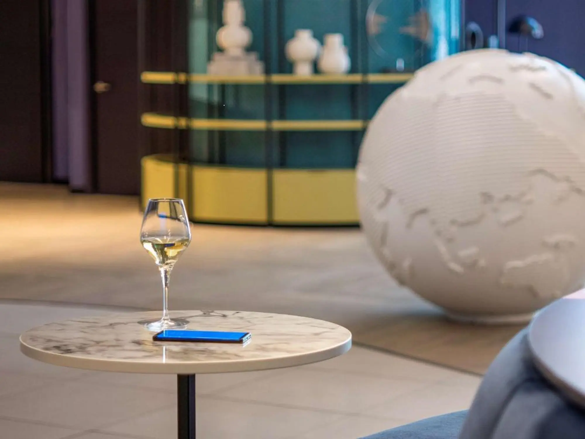 Pullman Santiago El Bosque, Lobby