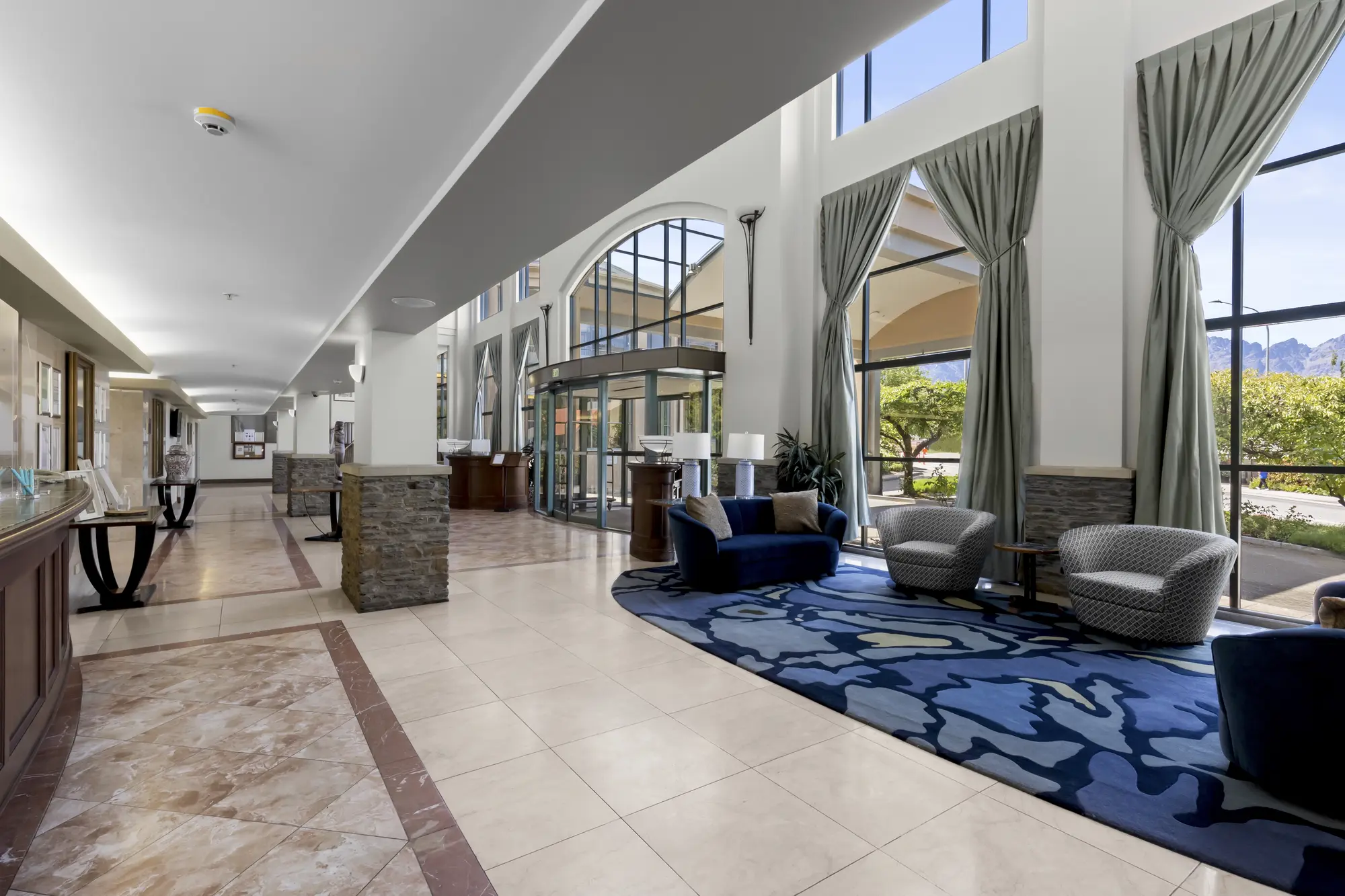 Millennium Hotel Queenstown, Lobby
