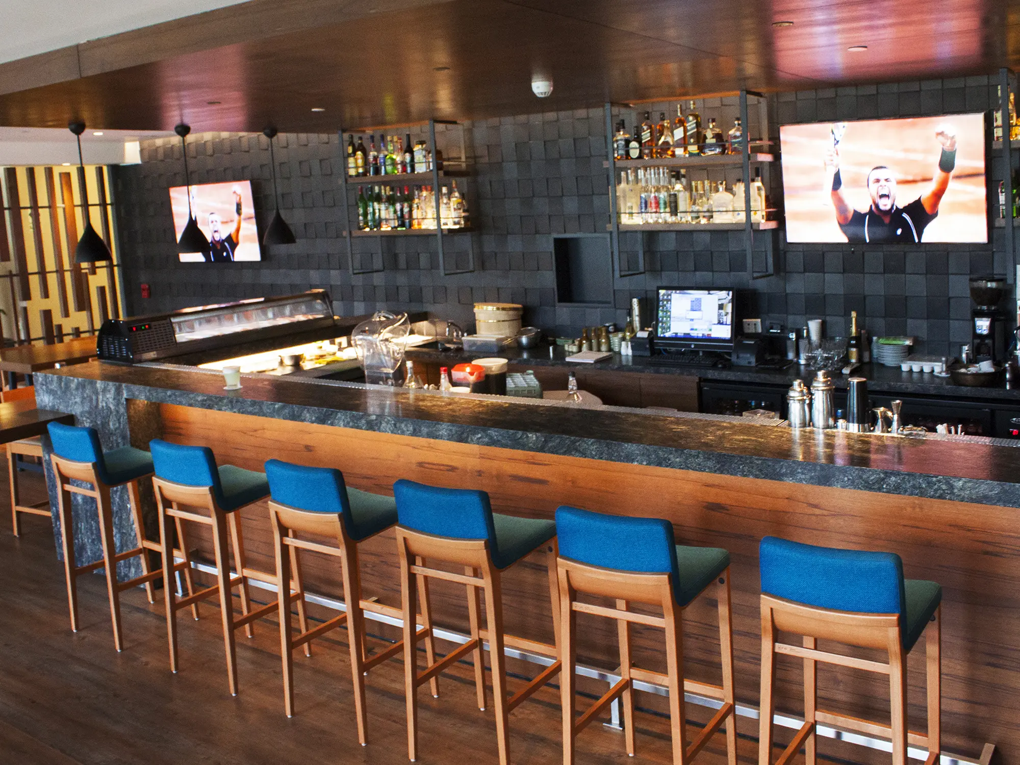 Sonesta Hotel El Olivar, Bar