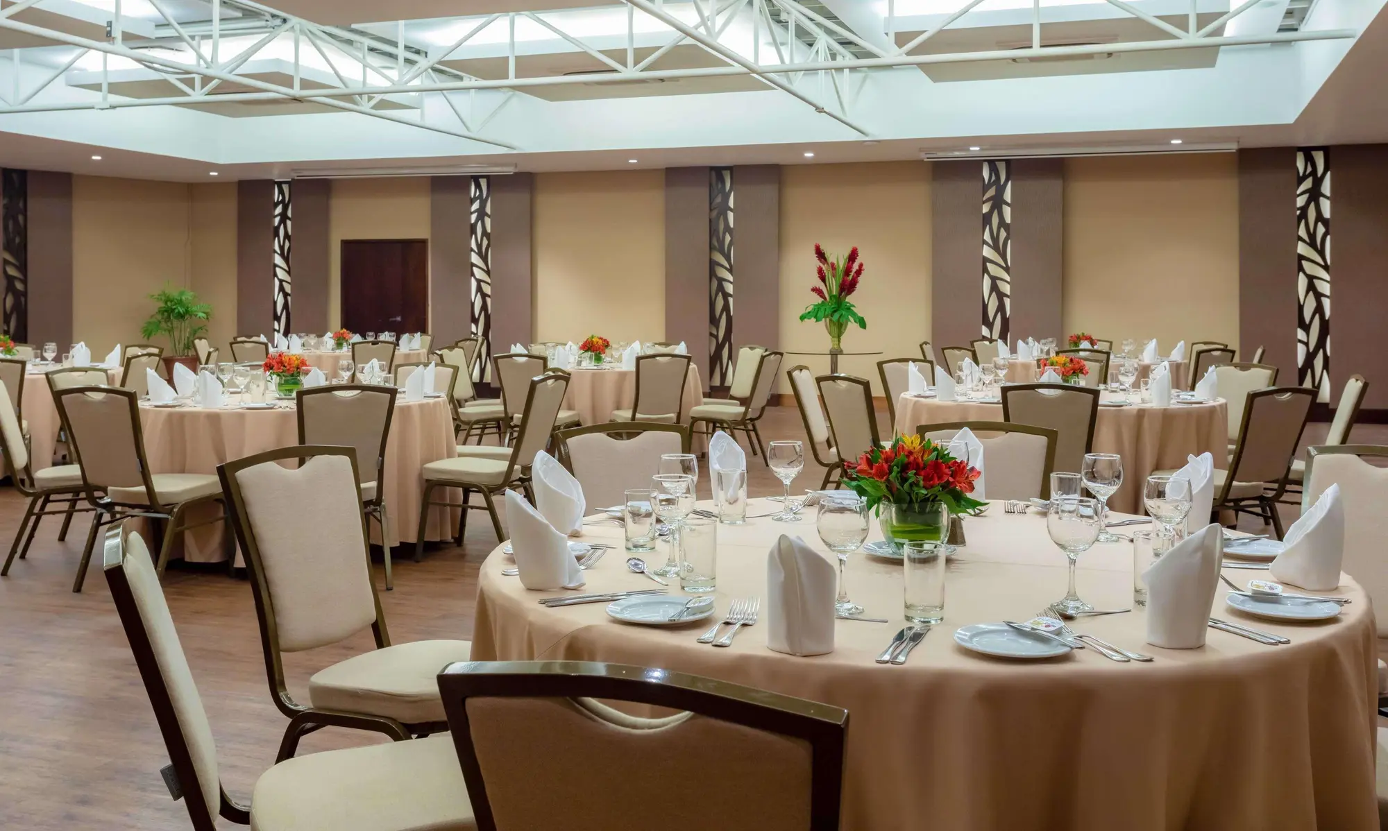 Sonesta Hotel El Olivar, Conferences
