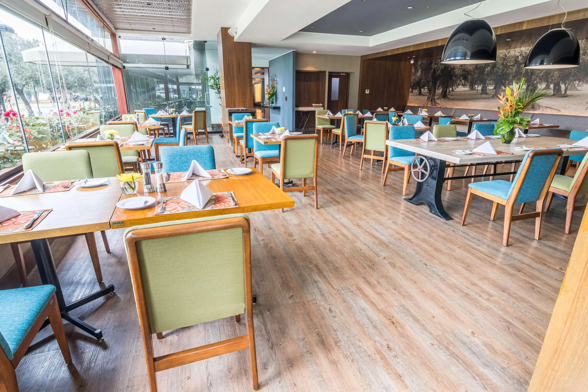 Sonesta Hotel El Olivar, Restaurant