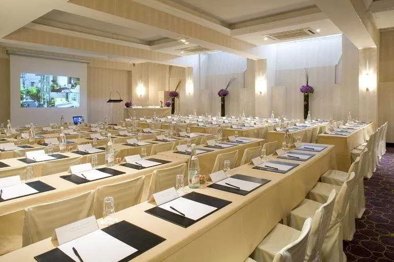 Les Jardins du Marais, Conferences