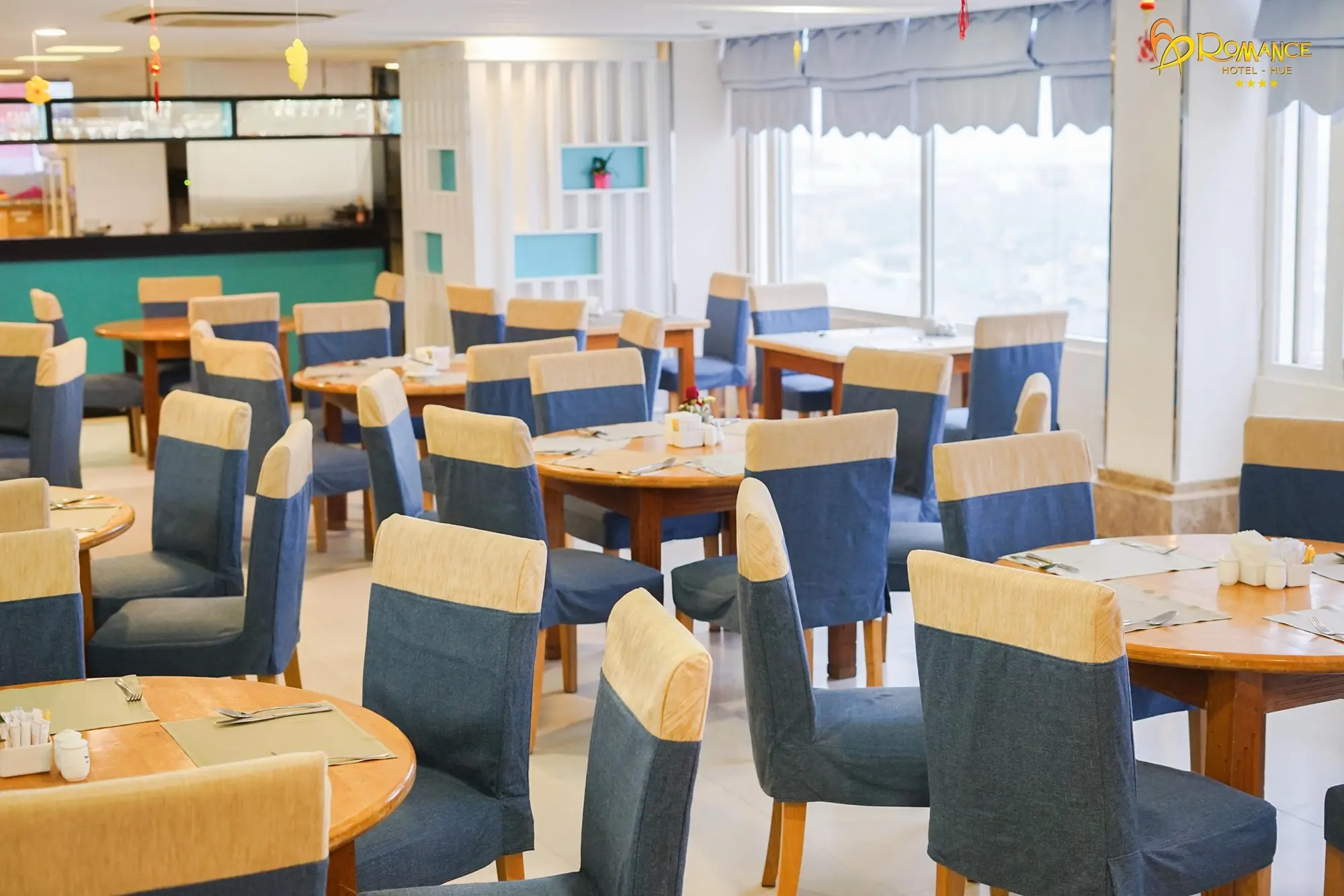Romance Hotel Hue, Restaurant
