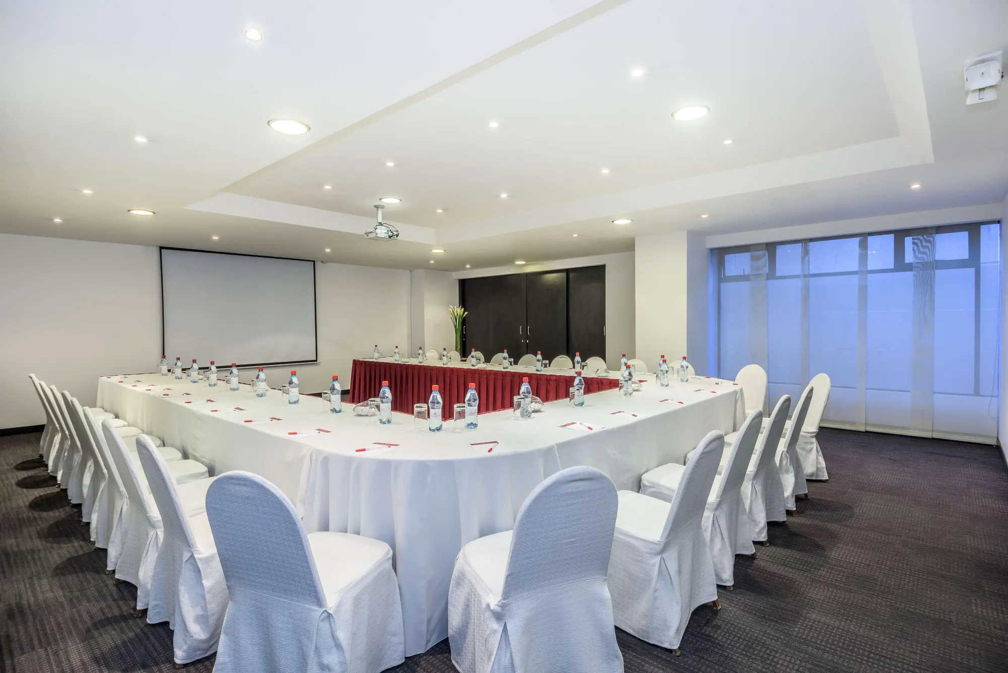 NH Collection Quito Royal, Conferences