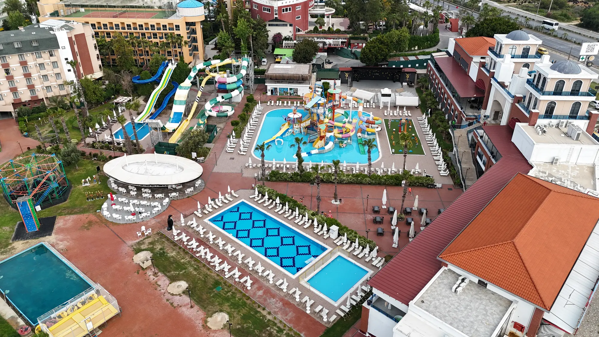 Club Aqua Plaza, General view