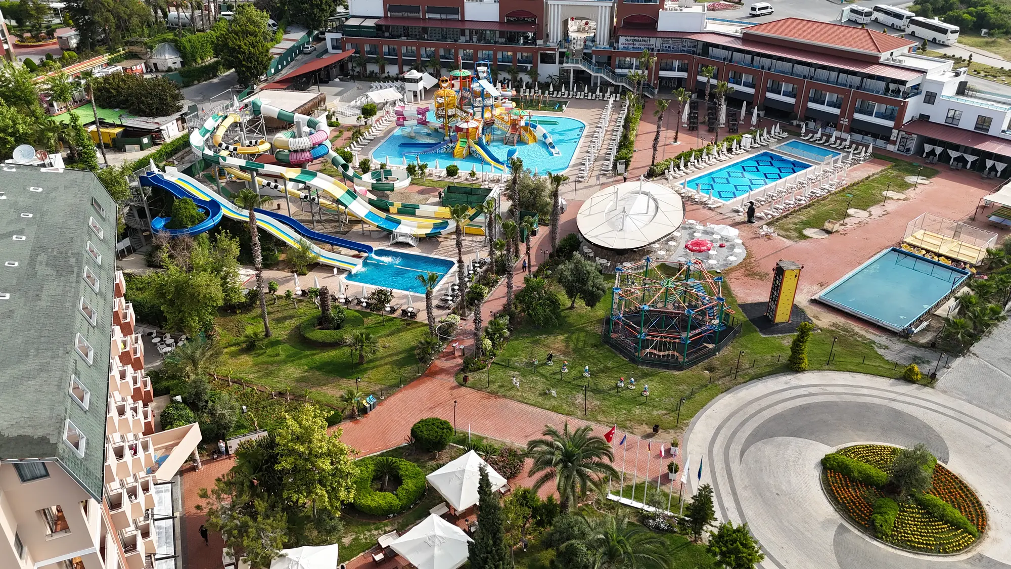 Club Aqua Plaza, General view