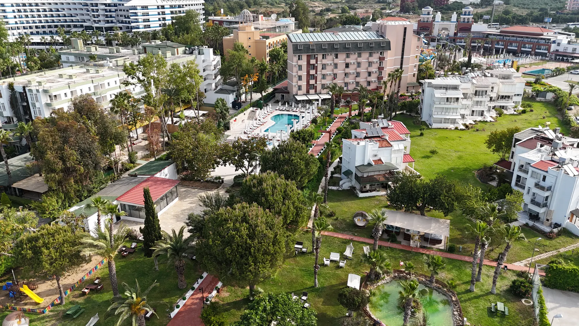 Club Aqua Plaza, Pool