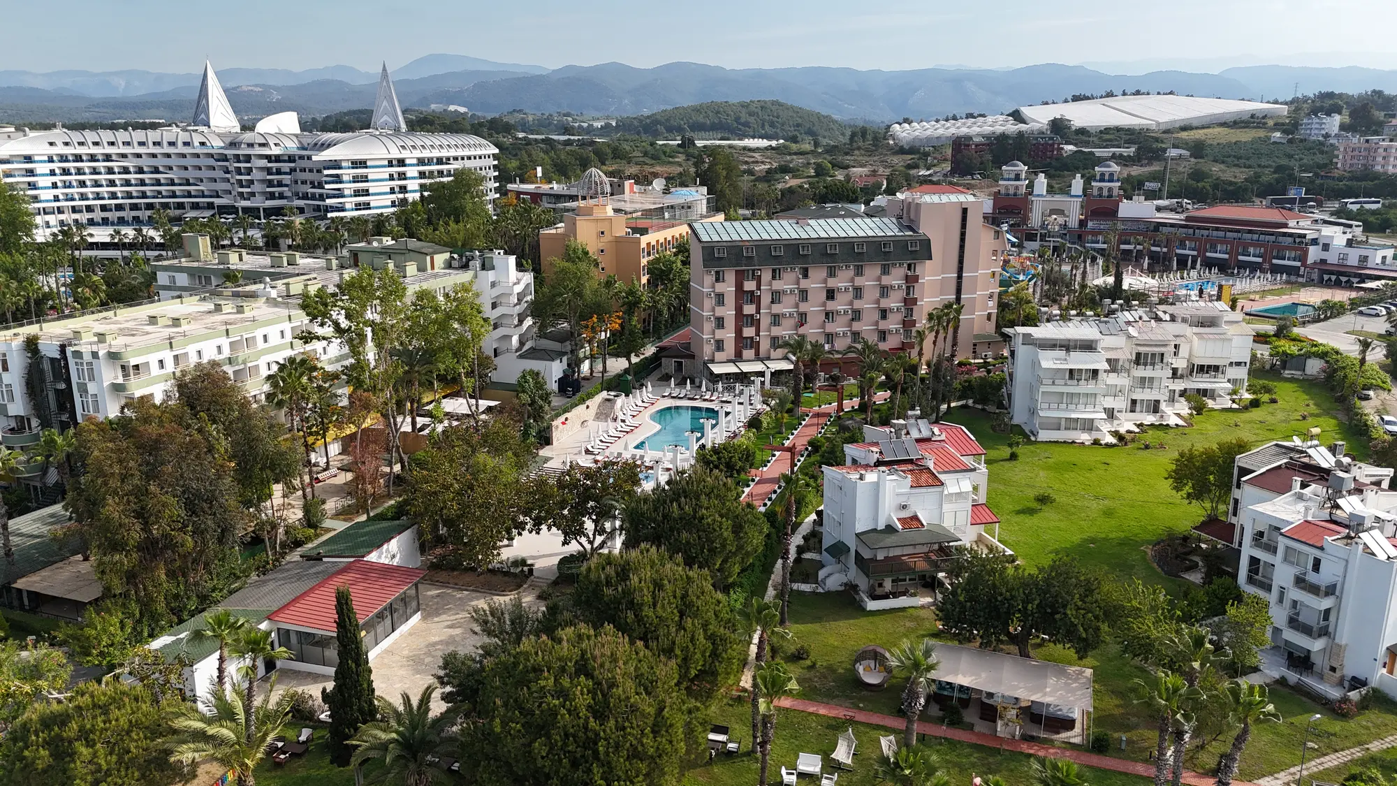 Club Aqua Plaza, Pool