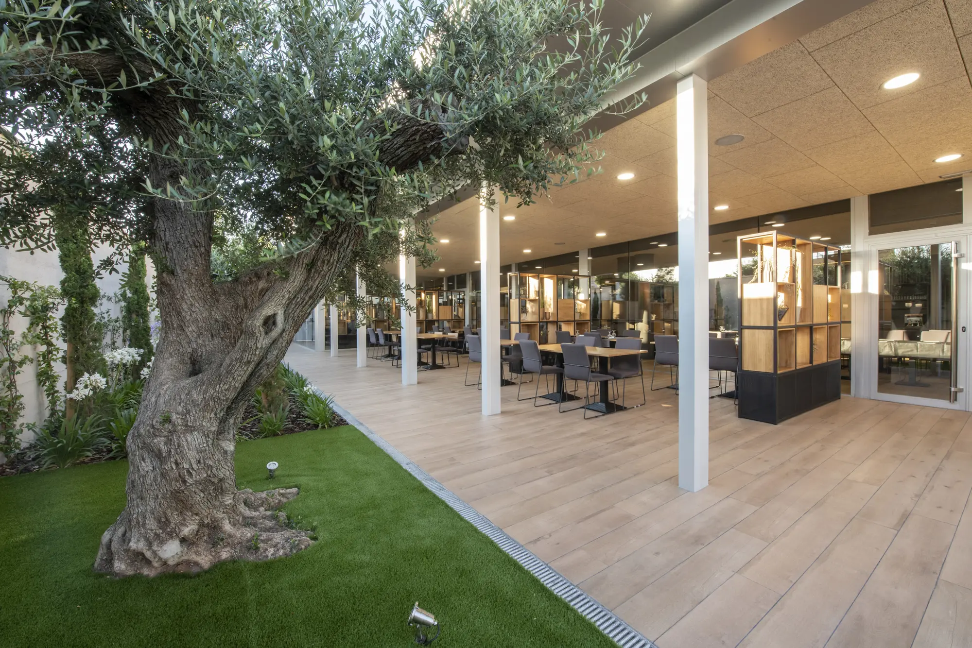 Tarraco Park, Terrace