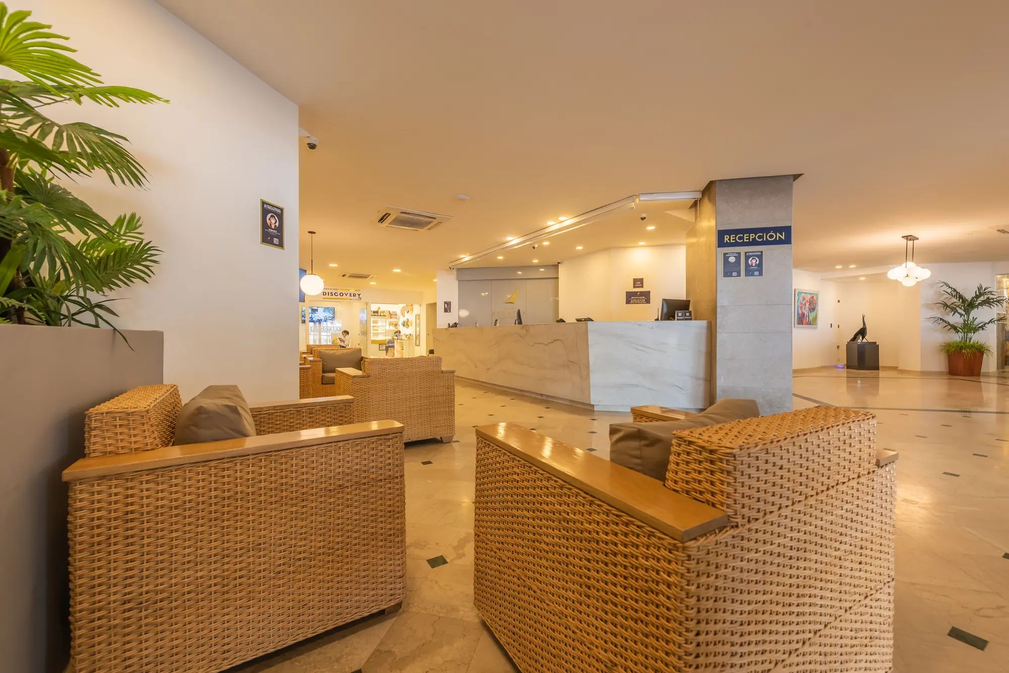 Regatta Cartagena, Lobby