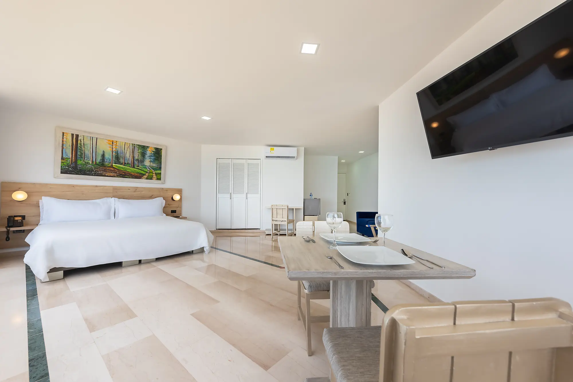 Regatta Cartagena, Room