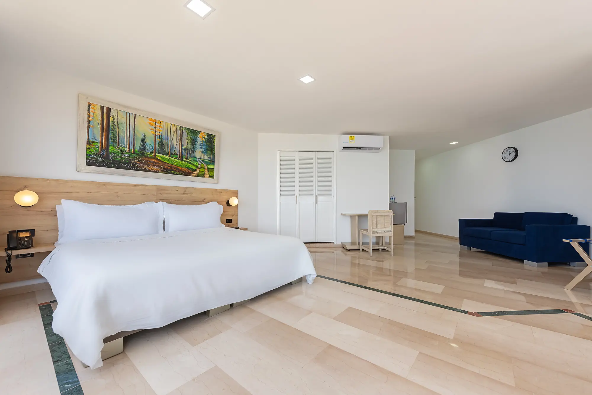 Regatta Cartagena, Room