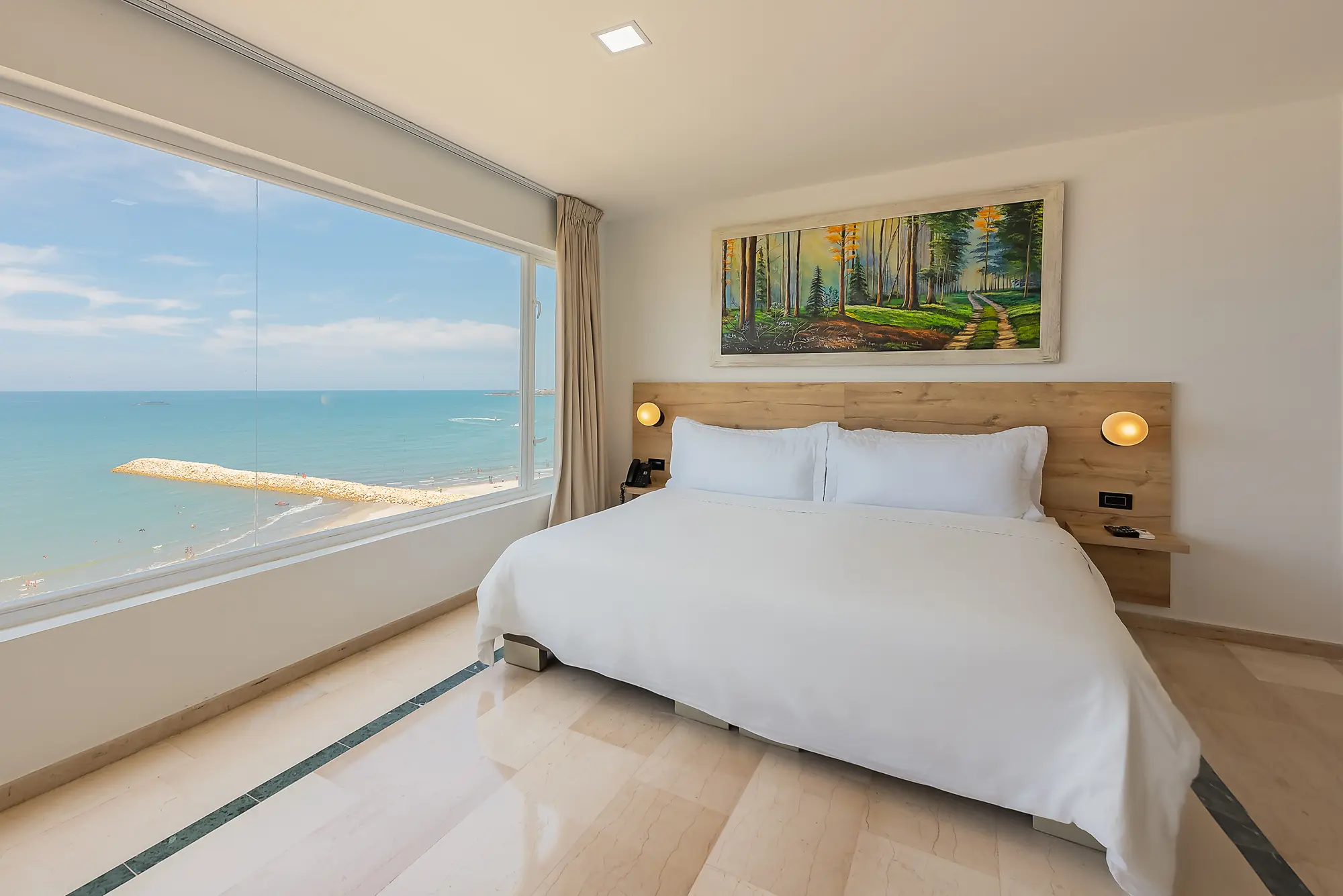 Regatta Cartagena, Room