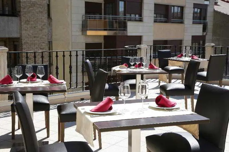 Hotel Villa De Aranda, Terrace